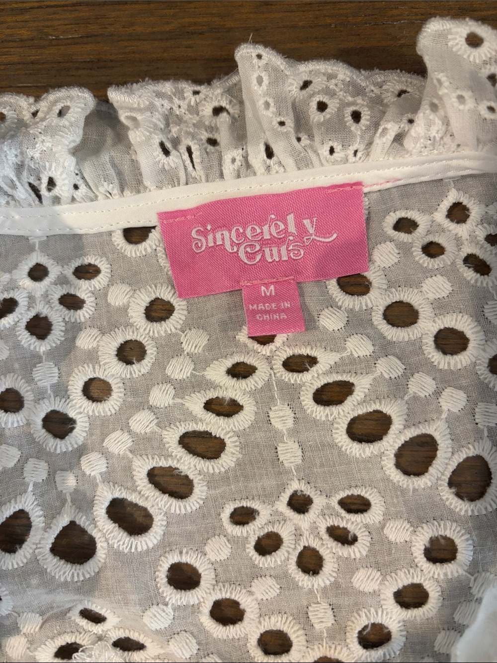Boutique White Eyelet Blouse Top Sincerely Ours Medium NWT $105 100% Cotton - Picture 6 of 7